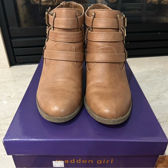 Madden Girl, Size 6 & 1/2, Ankle boots - Picture 5 of 5